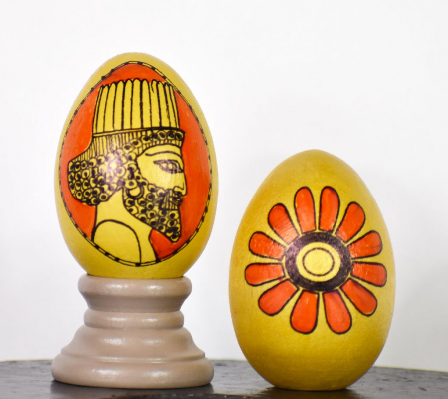 Hakhamaneshi Immortal Soldier On Wooden Egg, Variation: Blue, Purple Or Orange Back Ground On Yellow Egg