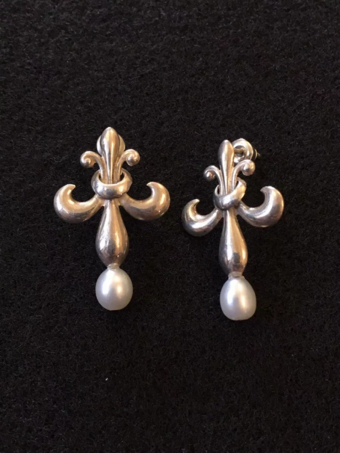 Silver Unique Crown Queen Earrings With Pearl