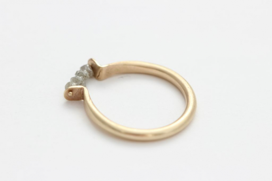 Gold Ring With Grey Diamonds Beads