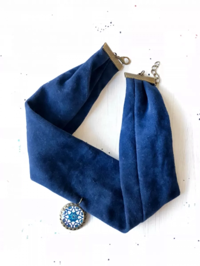 NAHID choker - Persian motif medallion - velvet navy blue