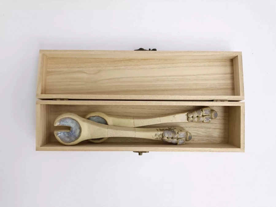 Spoon & Fork Salad With Wood Box