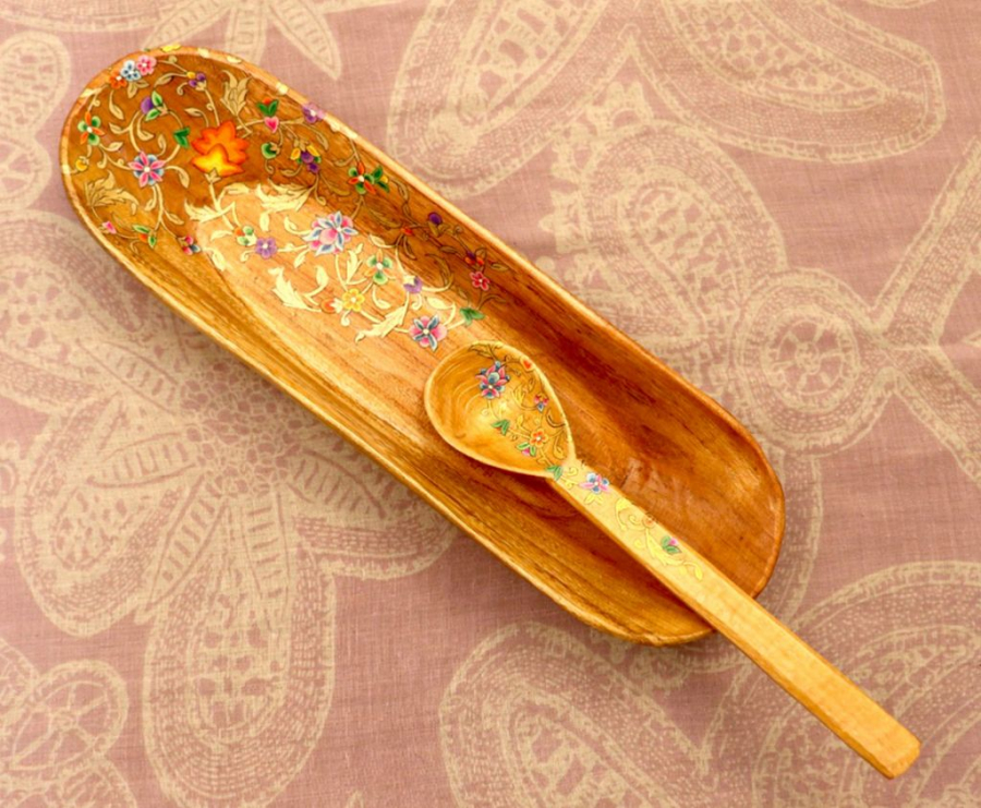 Persian Gilding Acacia Wood Oval Serving Tray And Spoon