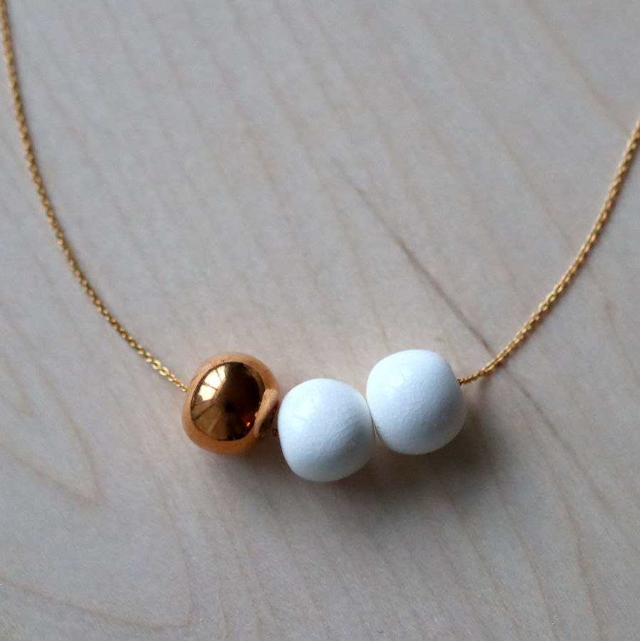Porcelain beads necklace