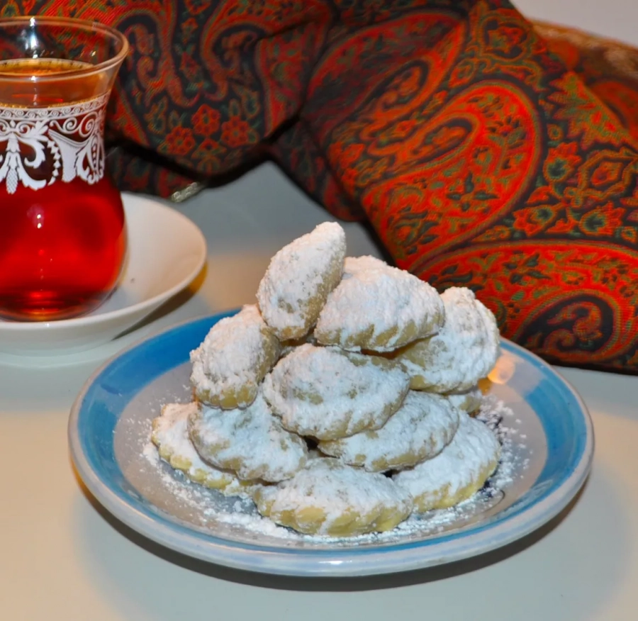 Walnut Bites Ghoattub ghotab homemade persian pastry