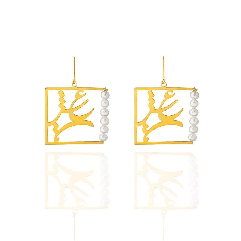 Gold-plated silver square earrings with a series of round pearl 