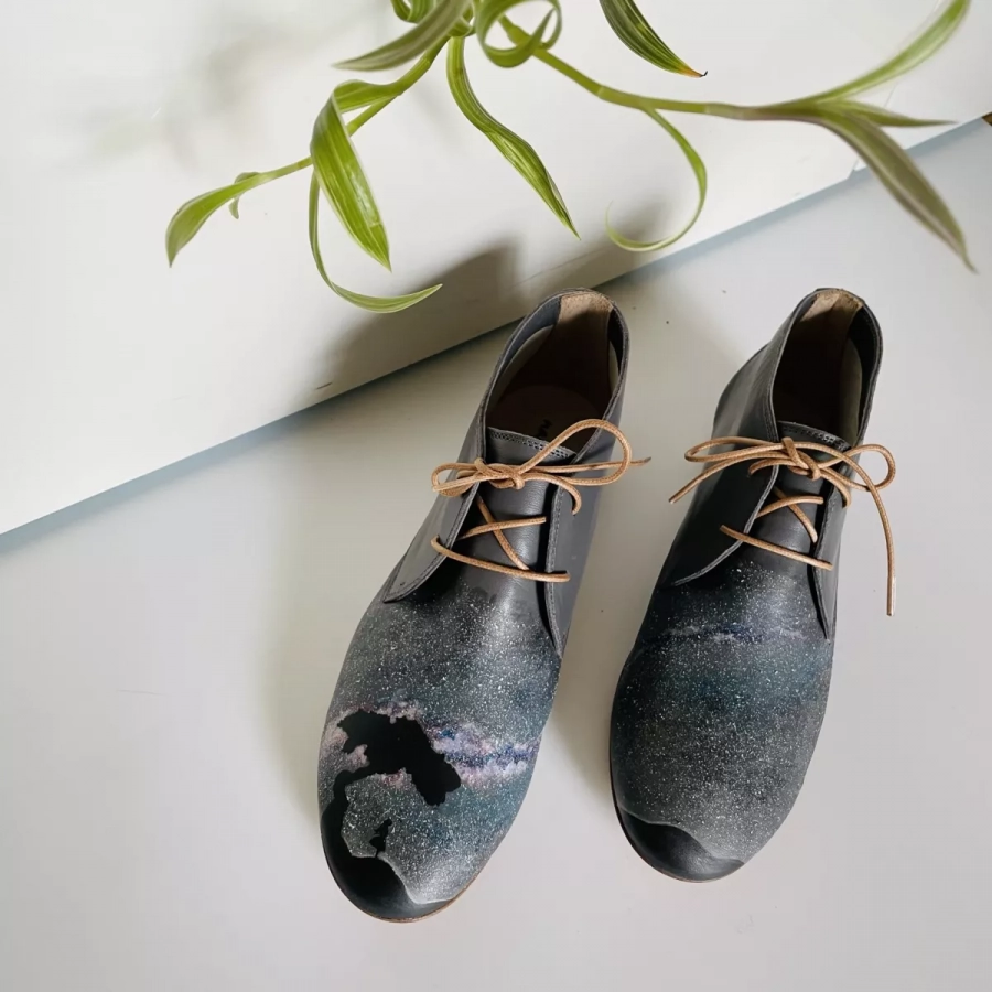 Hand painted Italian leather chukka in charcoal - Design Milan