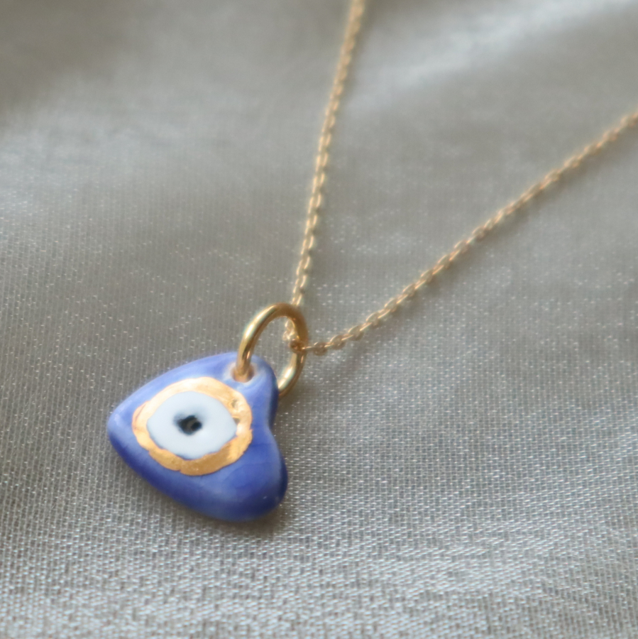 Porcelain heart pendant eye