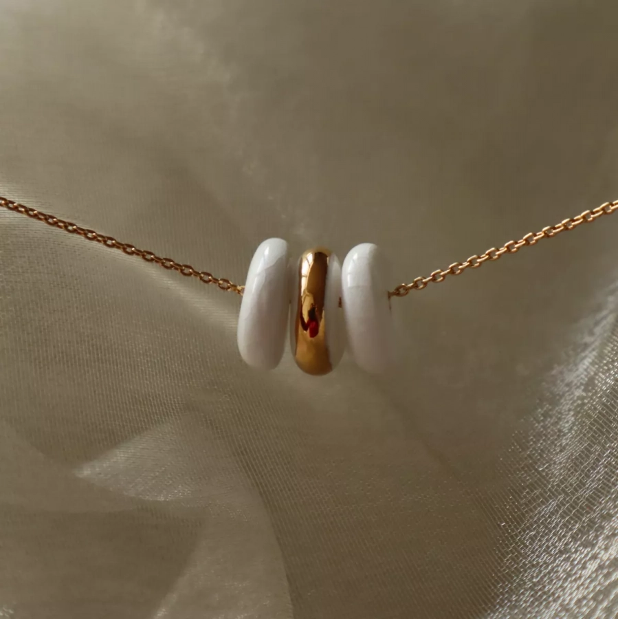 Necklace with three porcelain pendandts