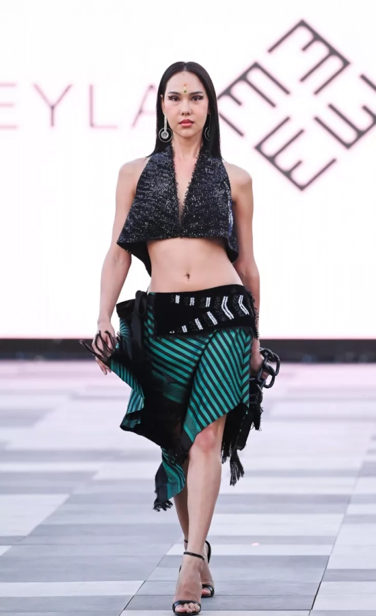 Daadli vest + Dilaan hand embroidery on silk velvet skirt (Whole look) -TenTen