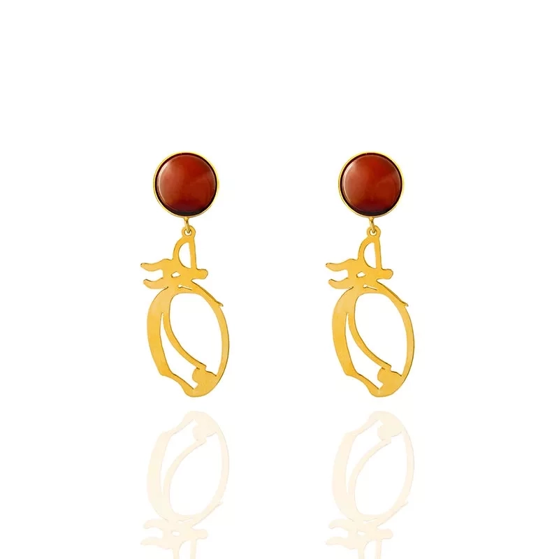 Gold-plated silver earrings with the round red agate carry on the word love