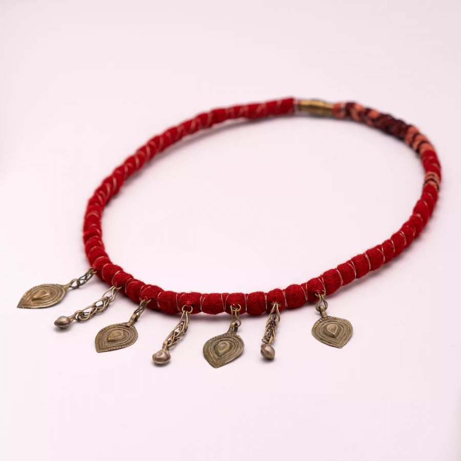 Longi Necklace With Leaves 2