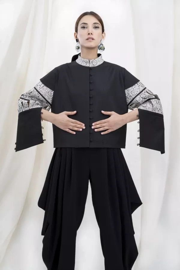 Qalamkar Sleeve Black And White Bazm Unique Coat IAWF Nina Ebadi