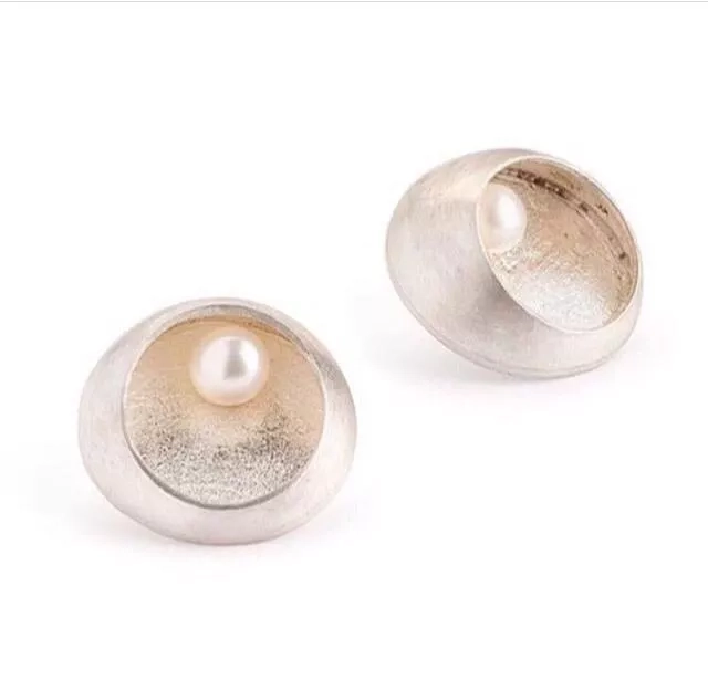 Handmade elegant Silver and pearl stud earrings